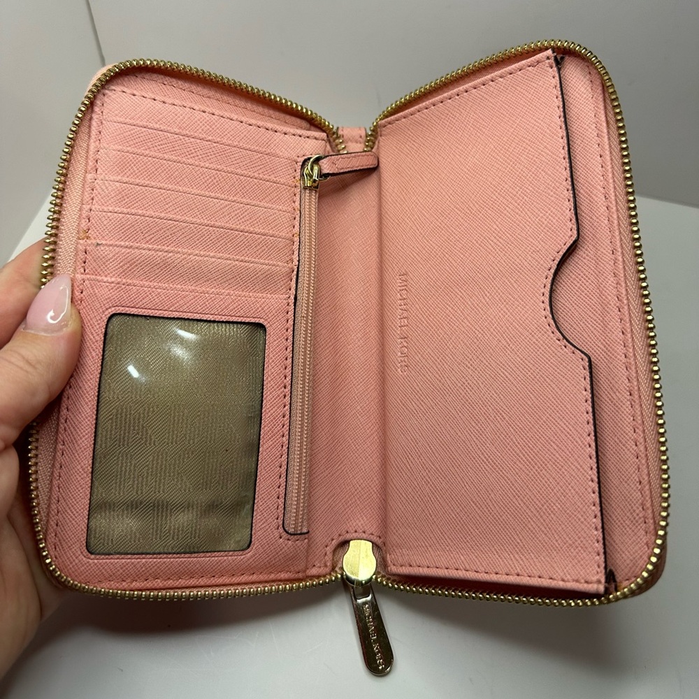 Michael Kors EUC Pink Saffiano Leather Jet Set Wallet with Strap - Picture 10 of 17
